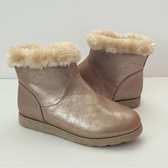 Cat & Jack Girls Shearling Style Boots Faux Fur Round Toe Size 5 - Picture 1 of 10